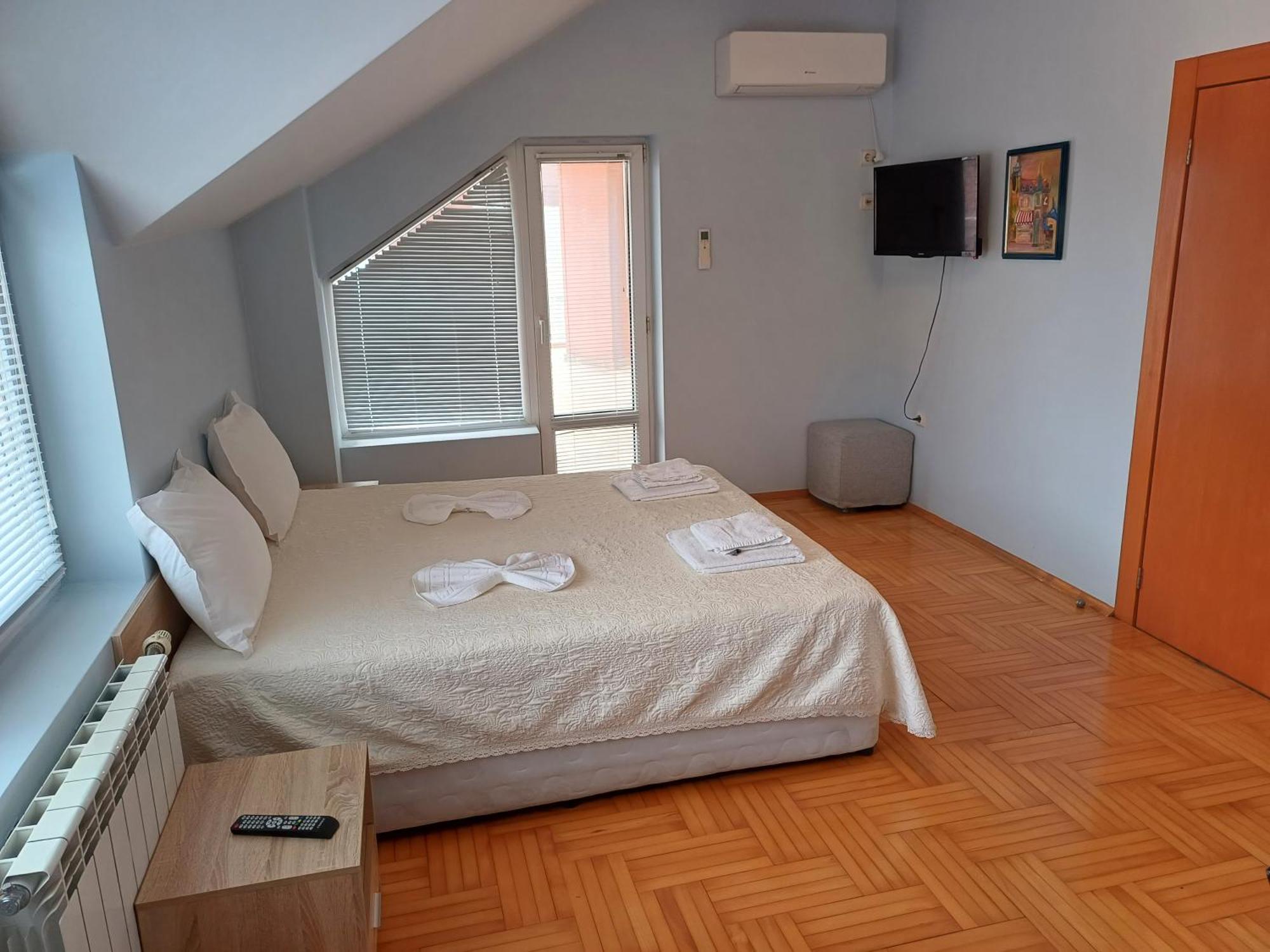 Guest Rooms Deva Burgas Exterior photo