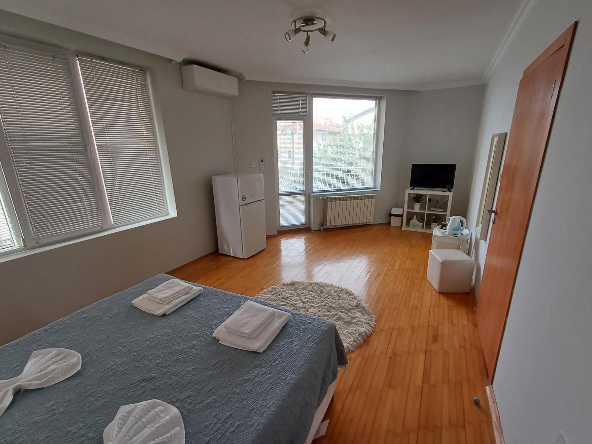 Guest Rooms Deva Burgas Exterior photo