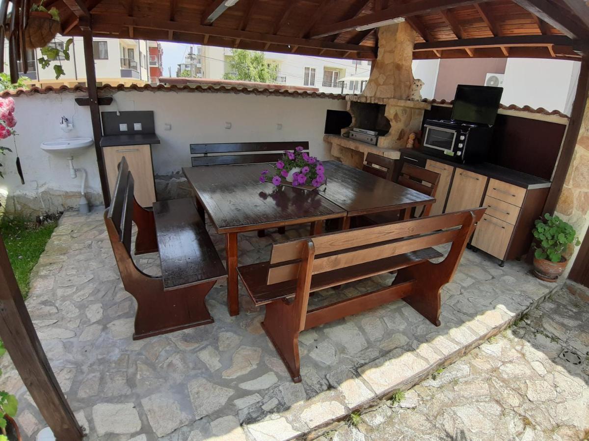 Guest Rooms Deva Burgas Exterior photo