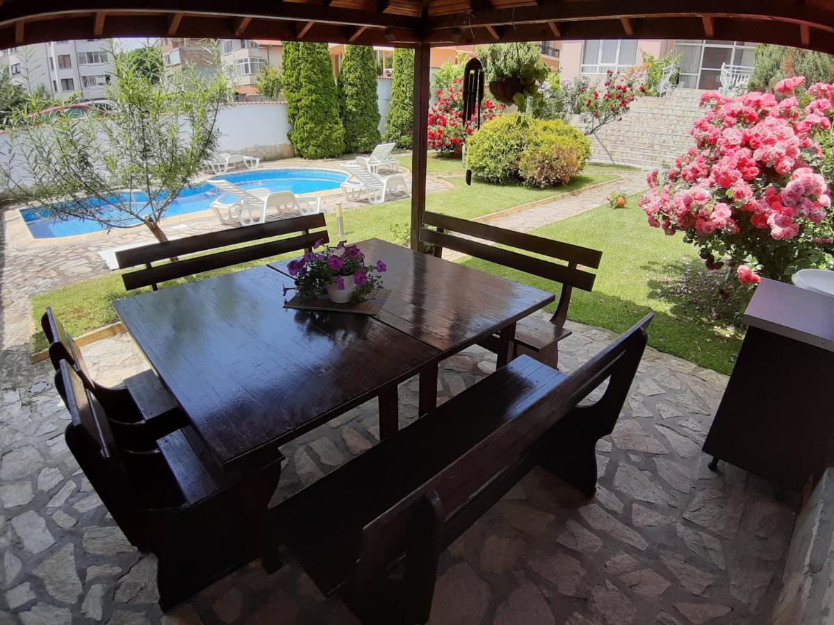 Guest Rooms Deva Burgas Exterior photo